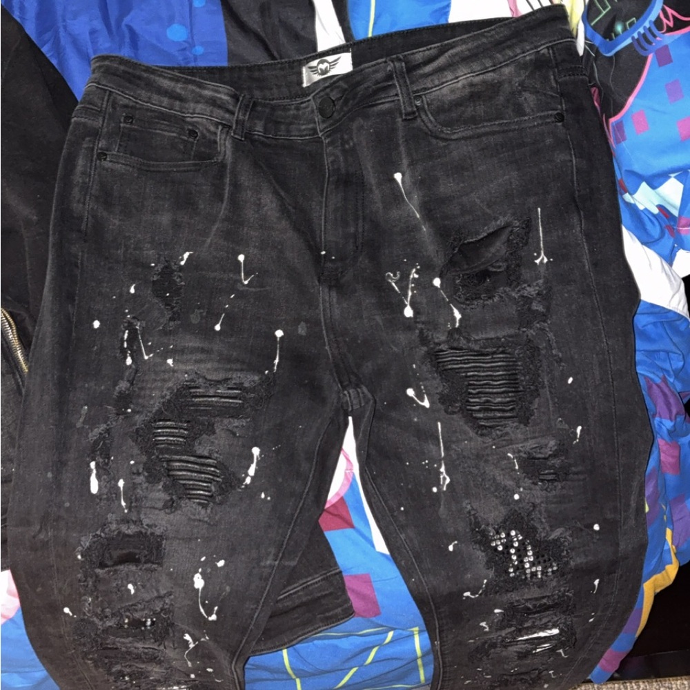 Size :36 all around…. Color Black w/white graffic art